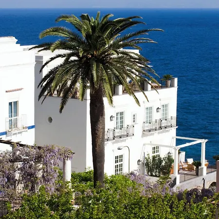 J.k. Place Κάπρι