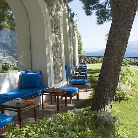 فندق جيه كيه بليس