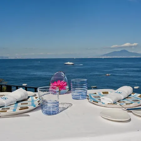 جيه كيه بليس