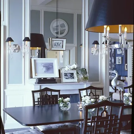 فندق جيه كيه بليس