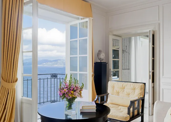 جيه كيه بليس فندق كابري