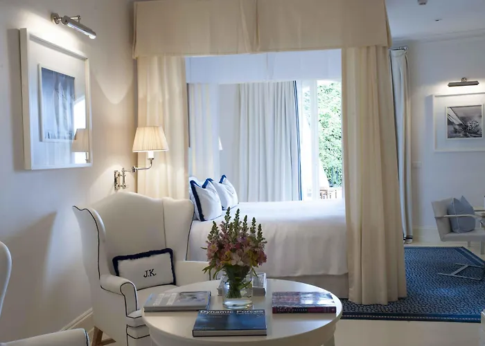 جيه كيه بليس فندق كابري