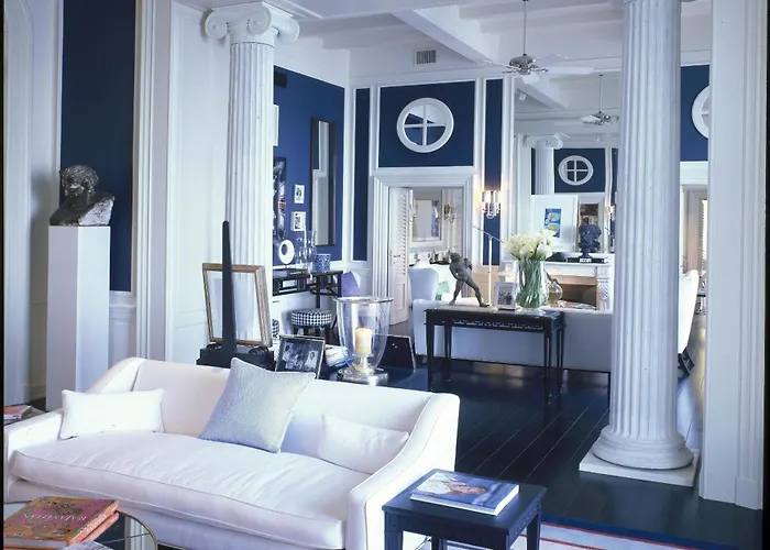 فندق جيه كيه بليس