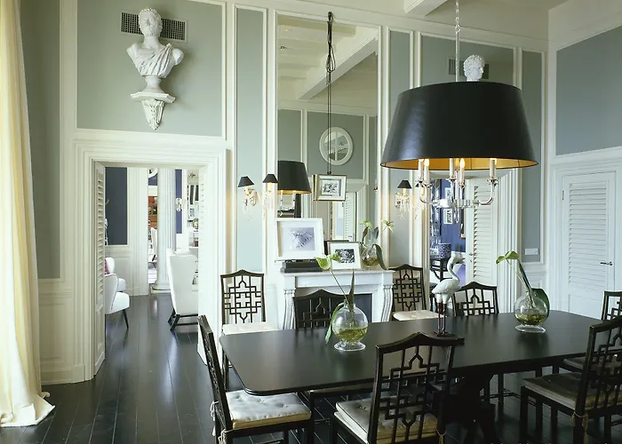 جيه كيه بليس فندق