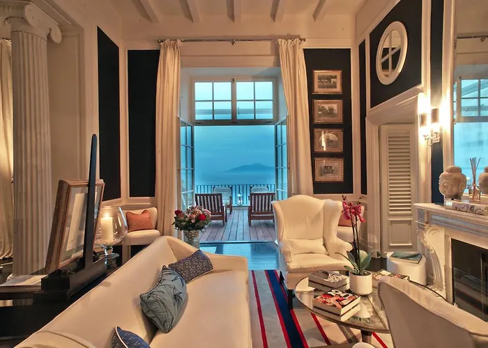 جيه كيه بليس كابري