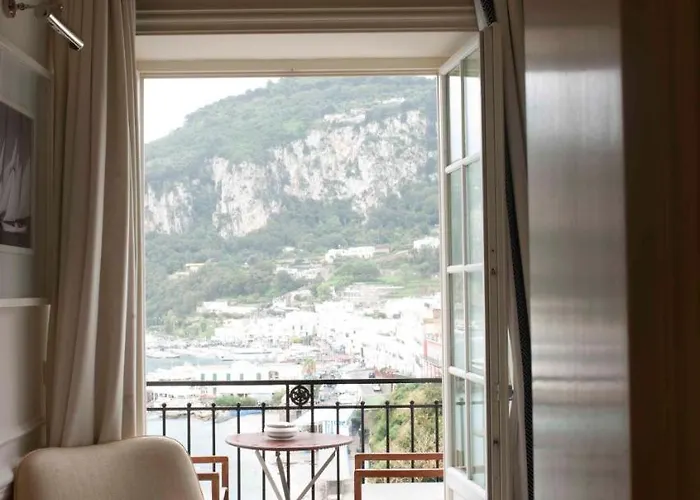 جيه كيه بليس فندق كابري