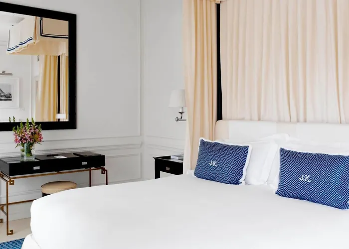 جيه كيه بليس فندق 5*