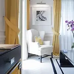 جيه كيه بليس