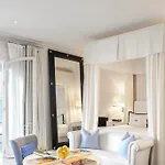 فندق جيه كيه بليس 5*