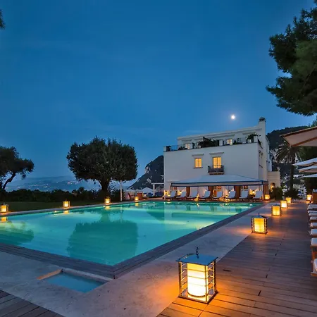 فندق جيه كيه بليس 5*